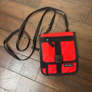 Eddie Bauer Crossbody Purse - Red - with shoulder strap and multiple pockets EUC